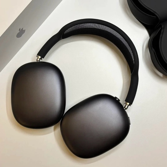Apple Airpod Max 'Black' - Picture 1 of 7